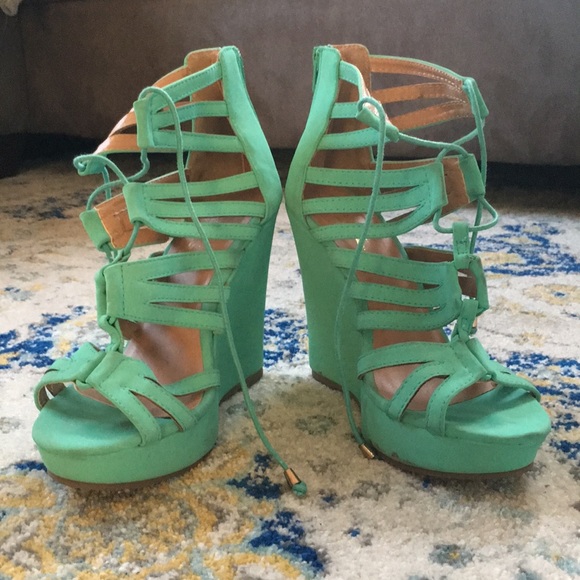 mint green wedges